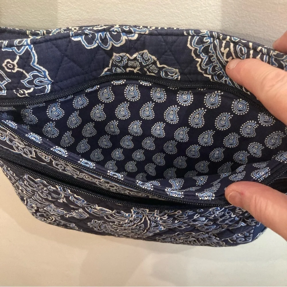VERA BRADLEY Quilted  Many Pockets Compartments Zipper Closure Crossbody Bag - Picture 4 of 10